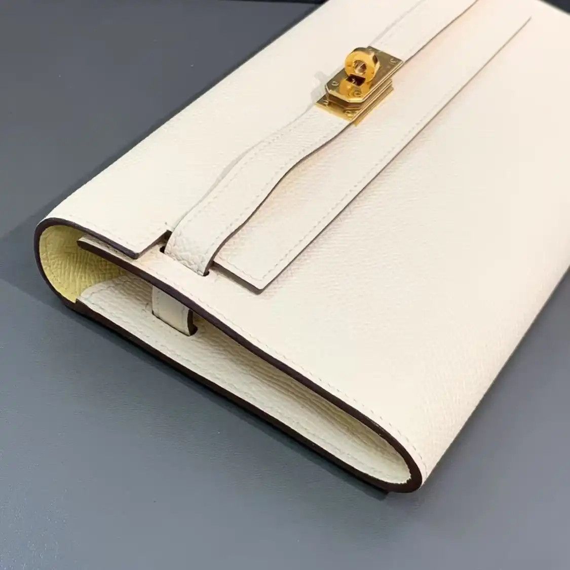 Hermes Hermes Kelly To Go 20 milkshake white Epsom cowhide leather crossbody bag gold h Size ONE SIZE - 6 Thumbnail