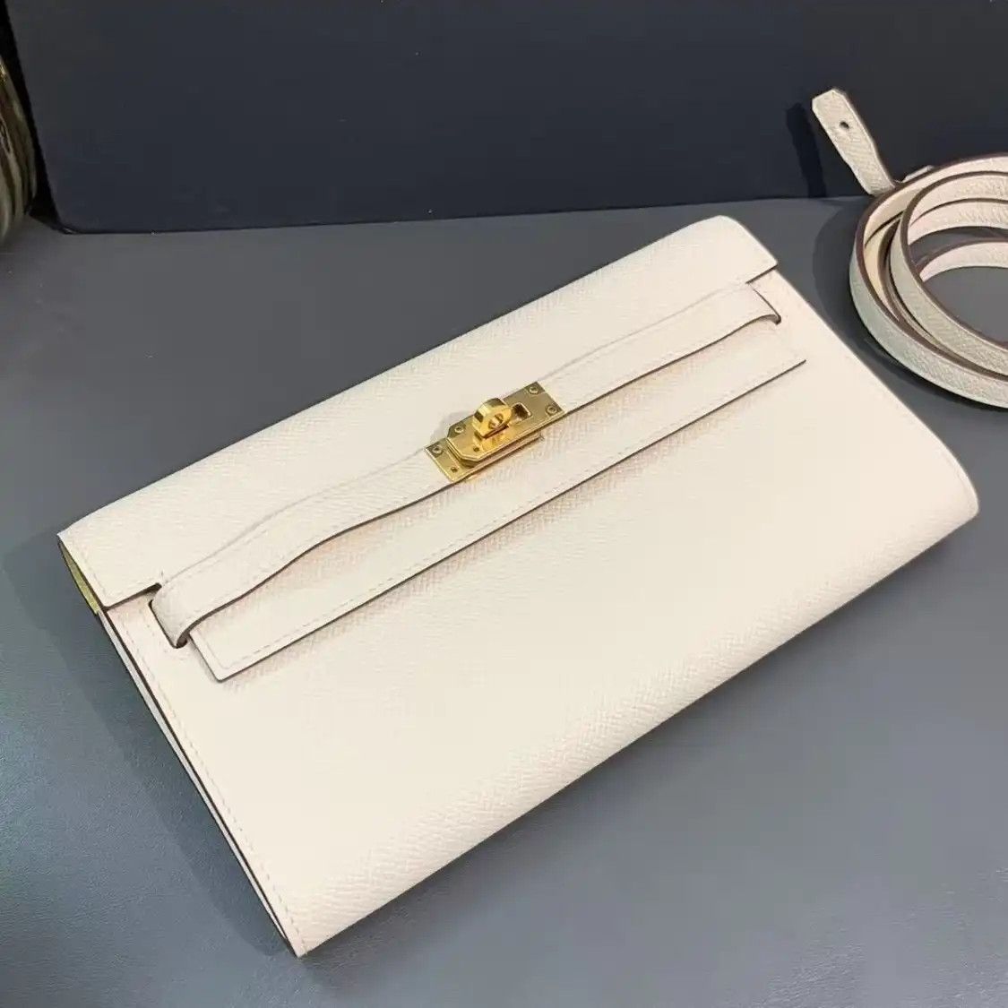 Hermes Hermes Kelly To Go 20 milkshake white Epsom cowhide leather crossbody bag gold h Size ONE SIZE - 2 Thumbnail