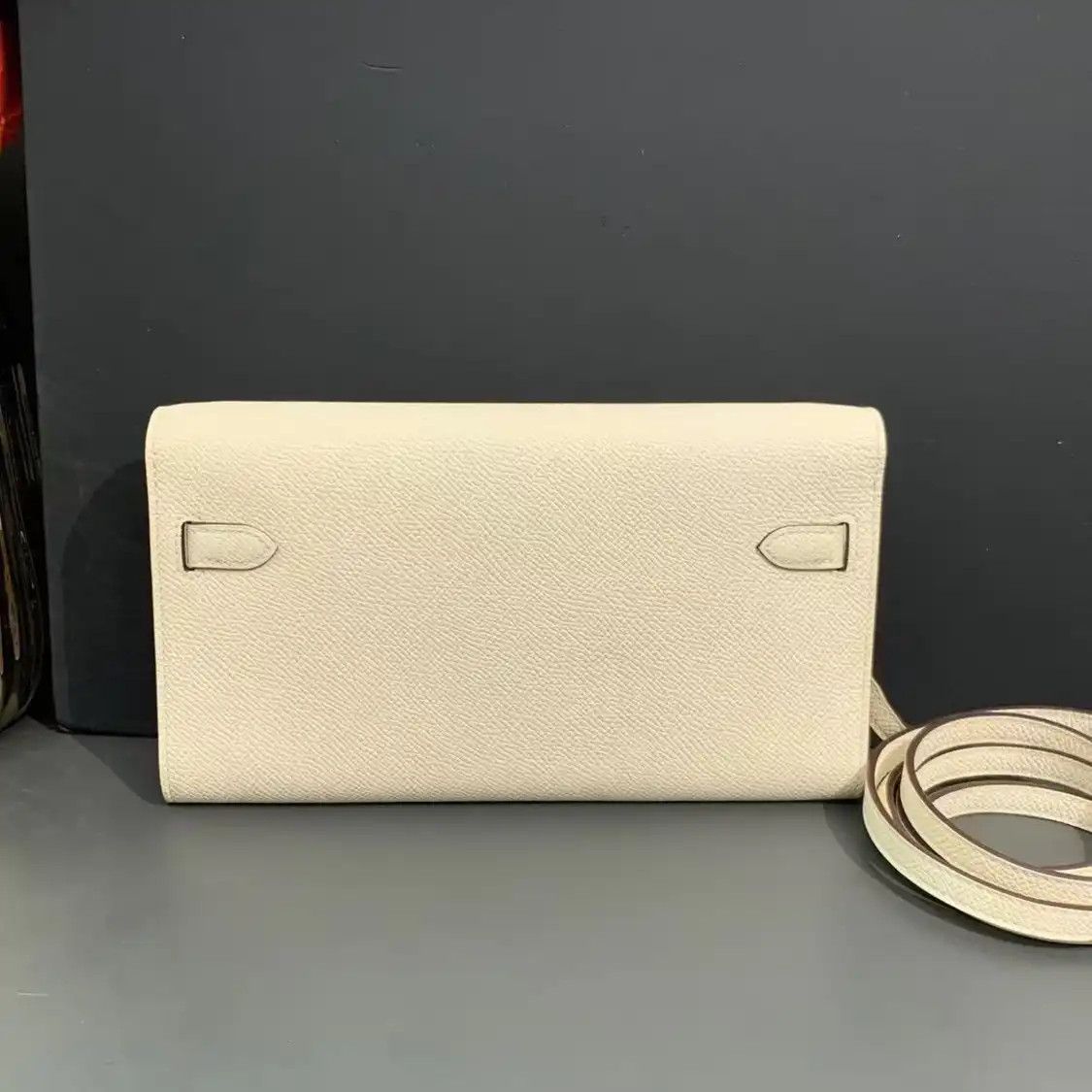 Hermes Hermes Kelly To Go 20 milkshake white Epsom cowhide leather crossbody bag gold h Size ONE SIZE - 3 Thumbnail