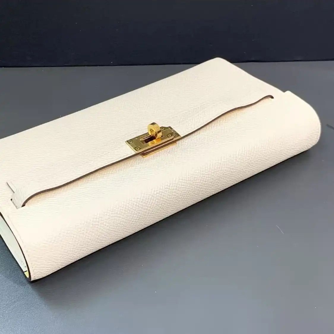 Hermes Hermes Kelly To Go 20 milkshake white Epsom cowhide leather crossbody bag gold h Size ONE SIZE - 5 Thumbnail