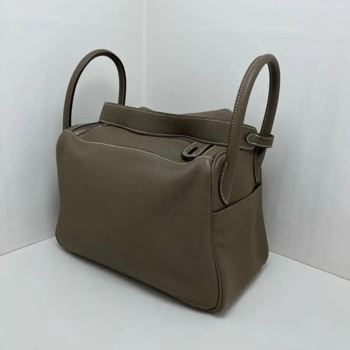 Hermes Hermes Lindy 30 Etoupe Clemence cowhide leather Lindy bag handbag silver hardwar Size ONE SIZE - 9 Thumbnail