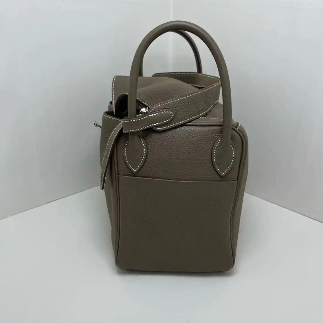 Hermes Hermes Lindy 30 Etoupe Clemence cowhide leather Lindy bag handbag silver hardwar Size ONE SIZE - 4 Thumbnail