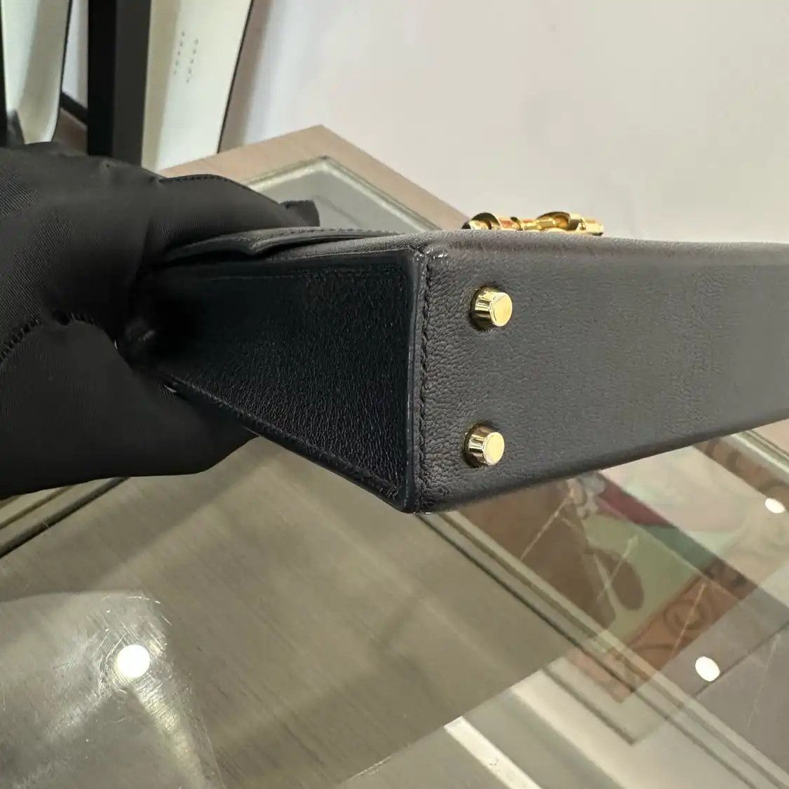Hermes Hermes Verrou 17 black Chèvre Mysore goatskin bolt bag Verrou crossbody bag gold Size ONE SIZE - 8 Thumbnail
