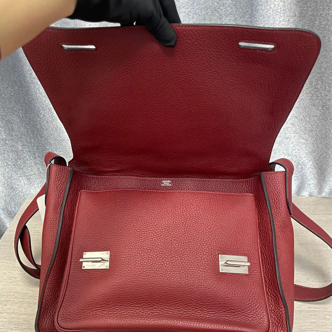 Hermes Hermes Steve Wine Red Clemence cowhide leather crossbody bag silver hardware Size ONE SIZE - 9 Thumbnail