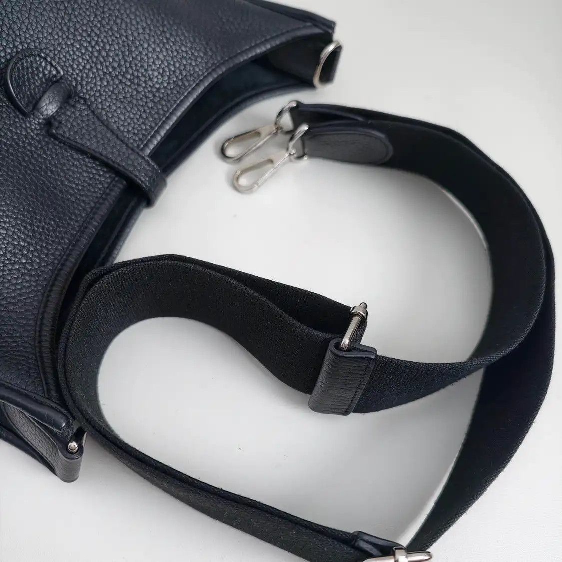 Hermes Hermes Evelyne PM black Clemence cowhide leather cutout Evelyne crossbody bag si Size ONE SIZE - 6 Thumbnail