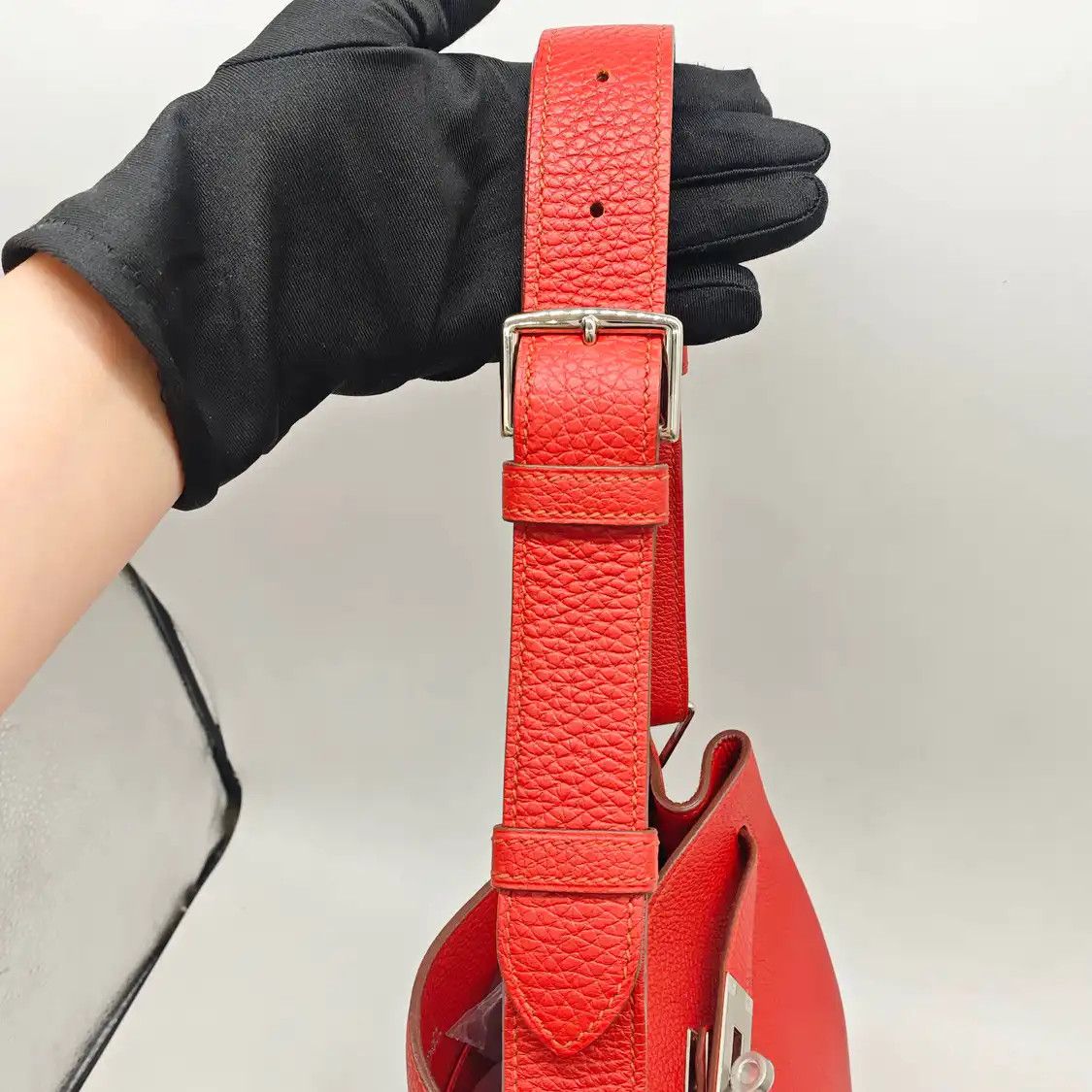 Hermes Hermes So Kelly red cowhide leather crossbody bag silver hardware Size ONE SIZE - 9 Thumbnail