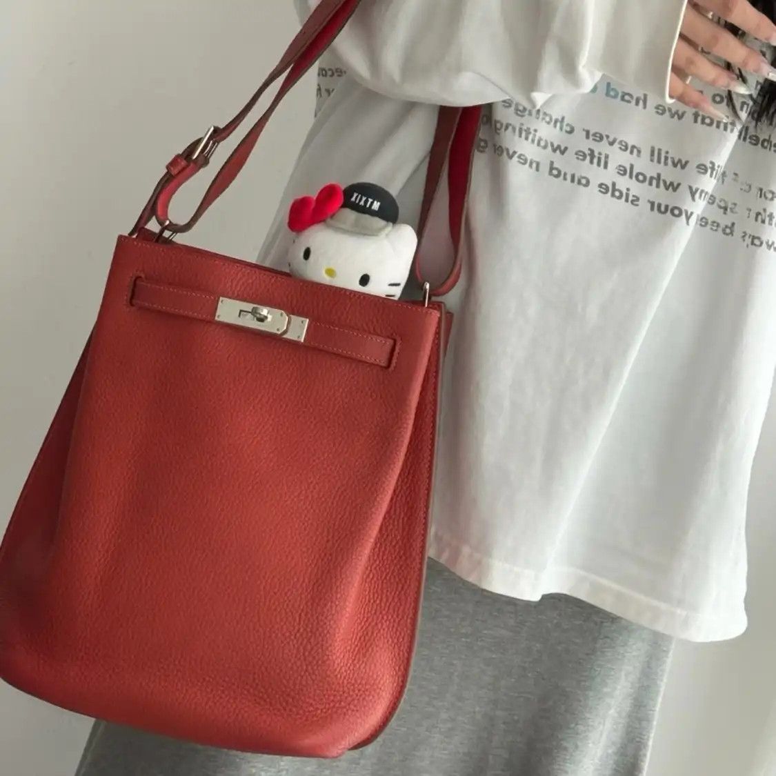 Hermes Hermes So Kelly red cowhide leather crossbody bag silver hardware Size ONE SIZE - 6 Thumbnail