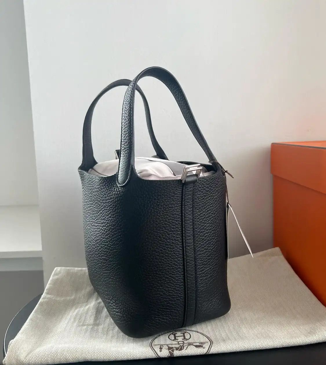 Hermes Hermes Picotin Lock 18 black cowhide leather picotin handbag gold hardware W Size ONE SIZE - 2 Thumbnail