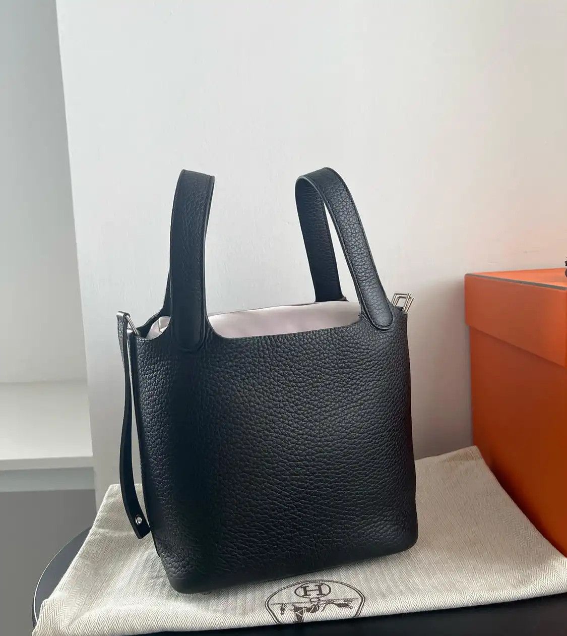 Hermes Hermes Picotin Lock 18 black cowhide leather picotin handbag gold hardware W Size ONE SIZE - 3 Thumbnail