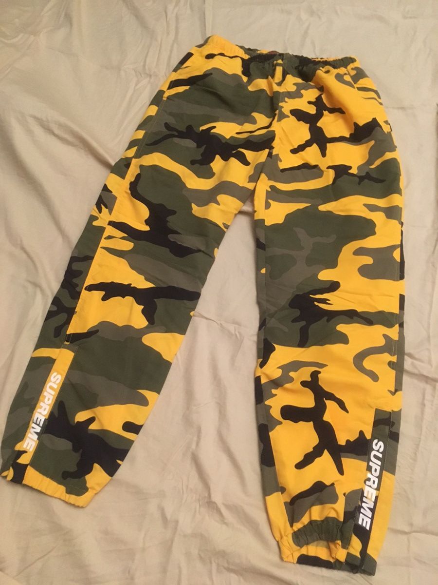 Supreme Reflective Camo Warm Up Pant Size US 30 / EU 46 - 1 Thumbnail