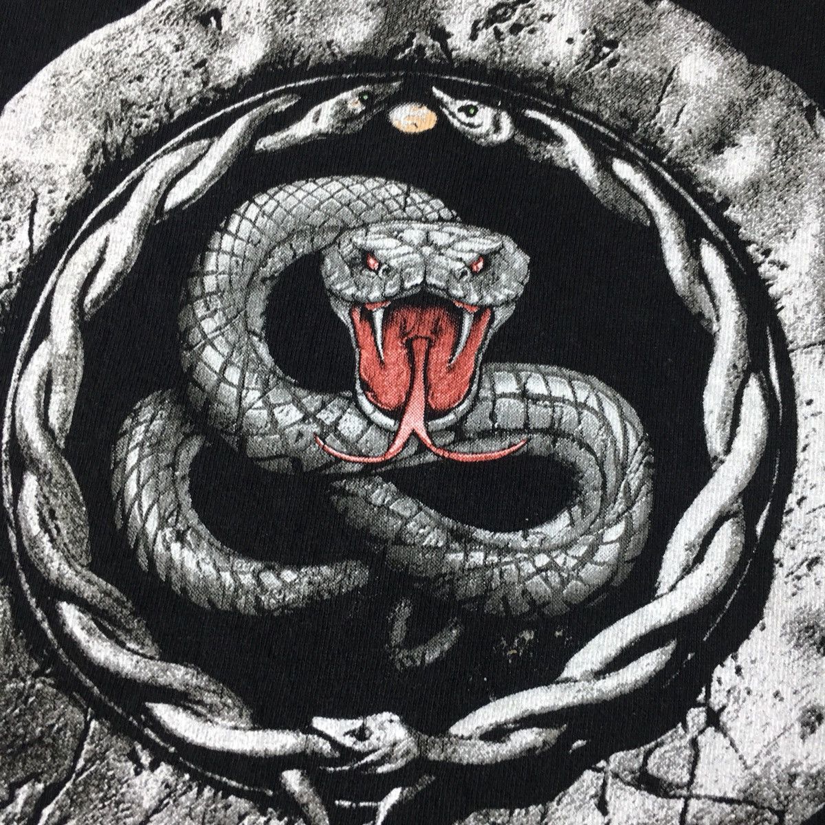 Band Tees × Vintage Whitesnake North America Tour 03’ Vtg Tee Size US L / EU 52-54 / 3 - 6 Thumbnail