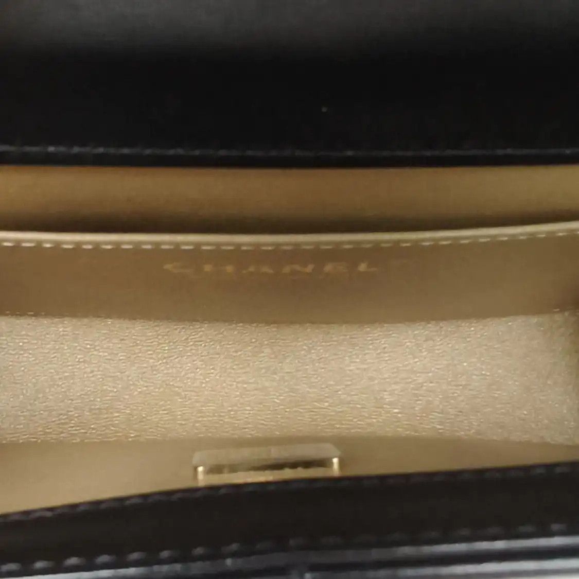 Chanel CHANEL CLASSIC FLAP black cowhide leather crossbody bag gold hardware Size ONE SIZE - 6 Thumbnail