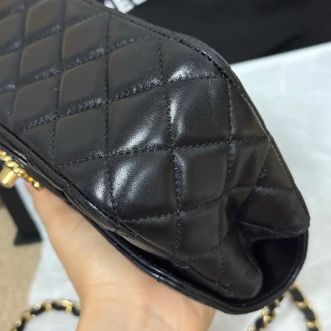Chanel CHANEL COCO HANDLE mini black sheepskin quilted crossbody bag gold hardware Size ONE SIZE - 5 Thumbnail