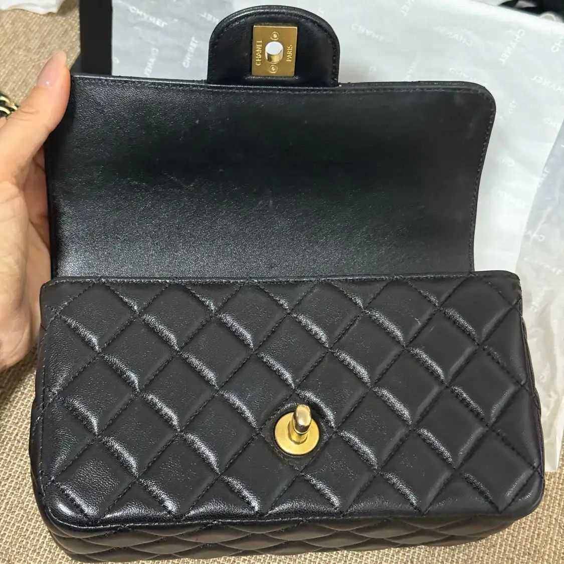 Chanel CHANEL COCO HANDLE mini black sheepskin quilted crossbody bag gold hardware Size ONE SIZE - 8 Thumbnail