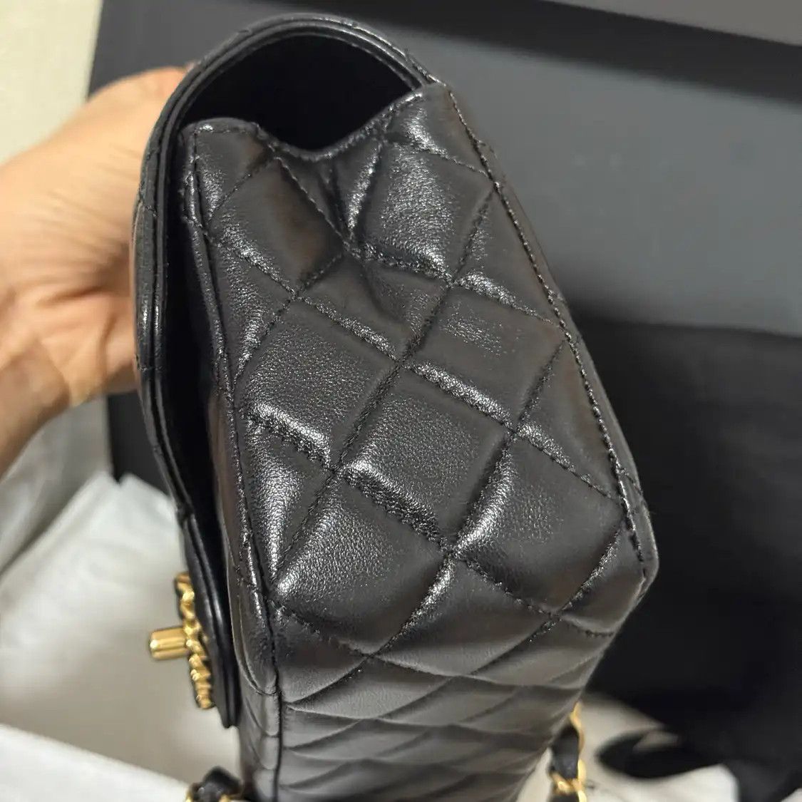 Chanel CHANEL COCO HANDLE mini black sheepskin quilted crossbody bag gold hardware Size ONE SIZE - 3 Thumbnail