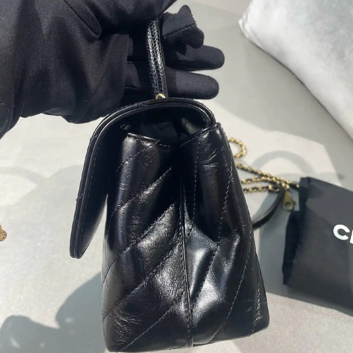 Chanel CHANEL COCO HANDLE Small black cowhide leather quilted Vshoulder bag gold hardwa Size ONE SIZE - 3 Thumbnail
