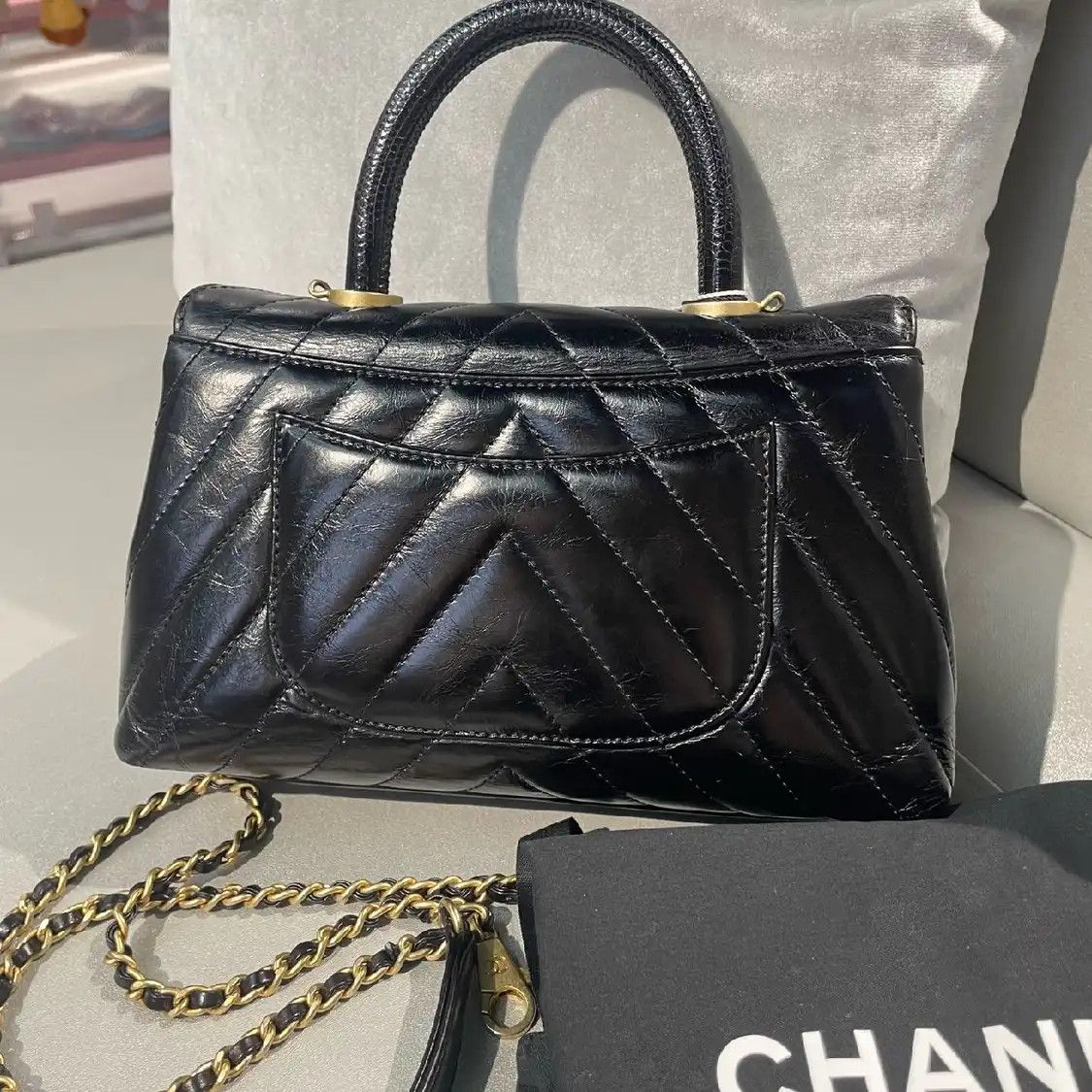 Chanel CHANEL COCO HANDLE Small black cowhide leather quilted Vshoulder bag gold hardwa Size ONE SIZE - 2 Thumbnail