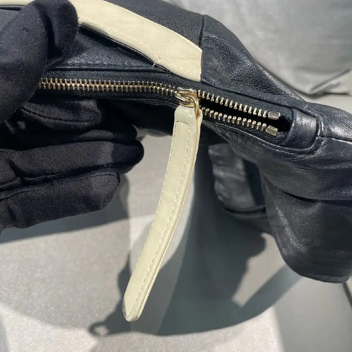Chanel CHANEL black sheepskin crossbody bag gold hardware 21 Size ONE SIZE - 6 Thumbnail