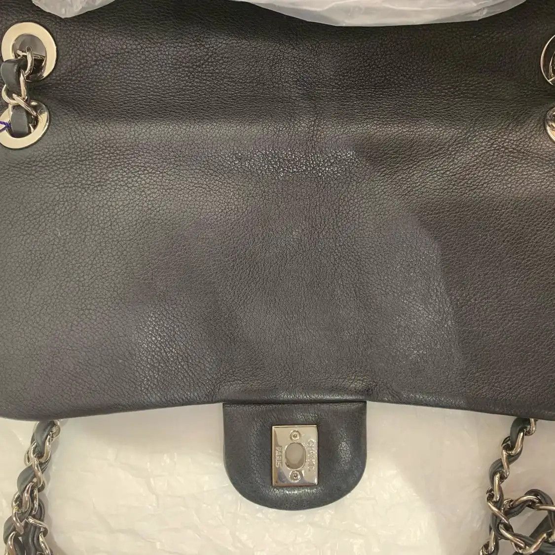 Chanel CHANEL CLASSIC FLAP Medium black cowhide leather Vstud flap bag chain bag crossb Size ONE SIZE - 8 Thumbnail