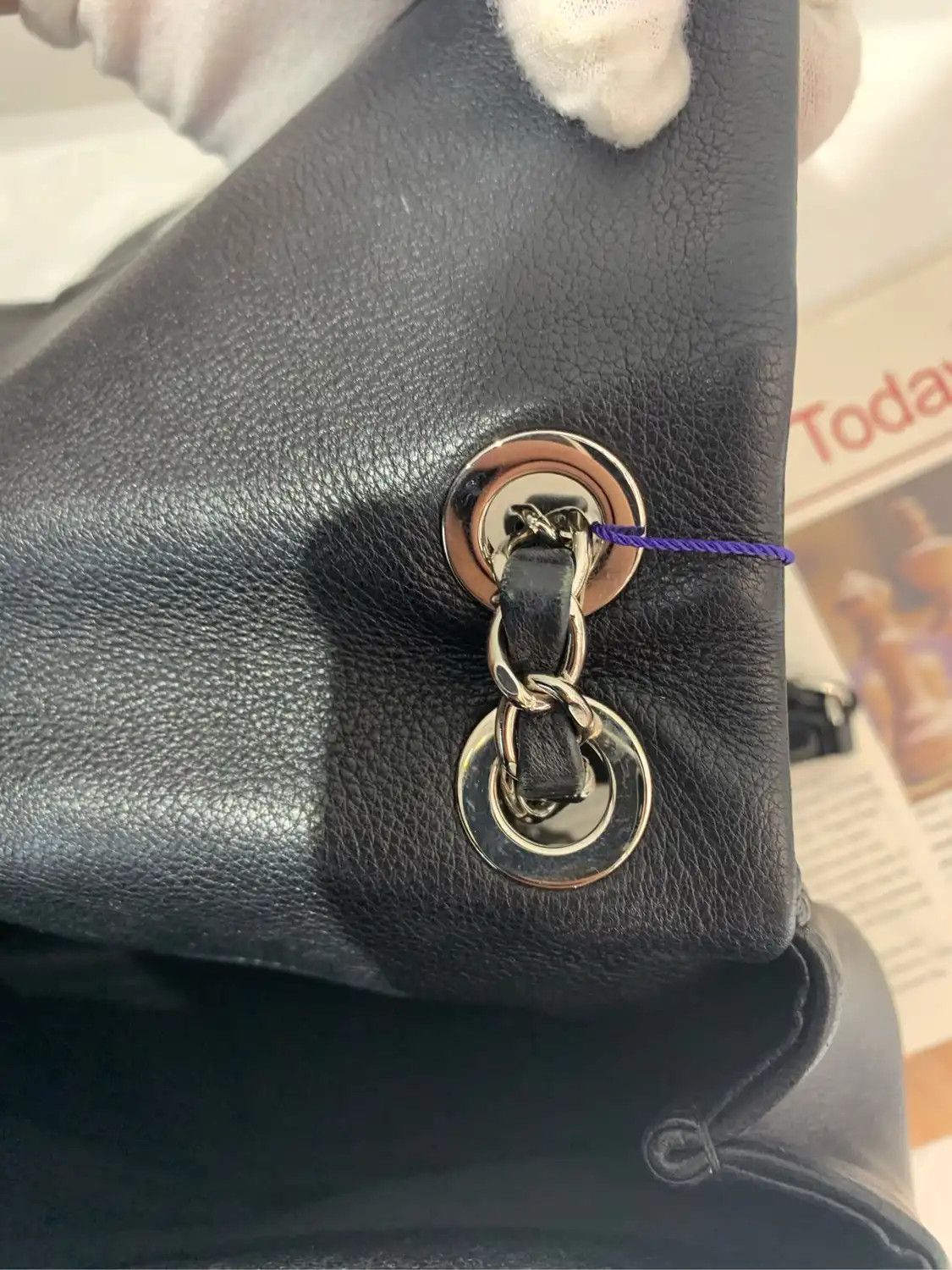 Chanel CHANEL CLASSIC FLAP Medium black cowhide leather Vstud flap bag chain bag crossb Size ONE SIZE - 17 Thumbnail