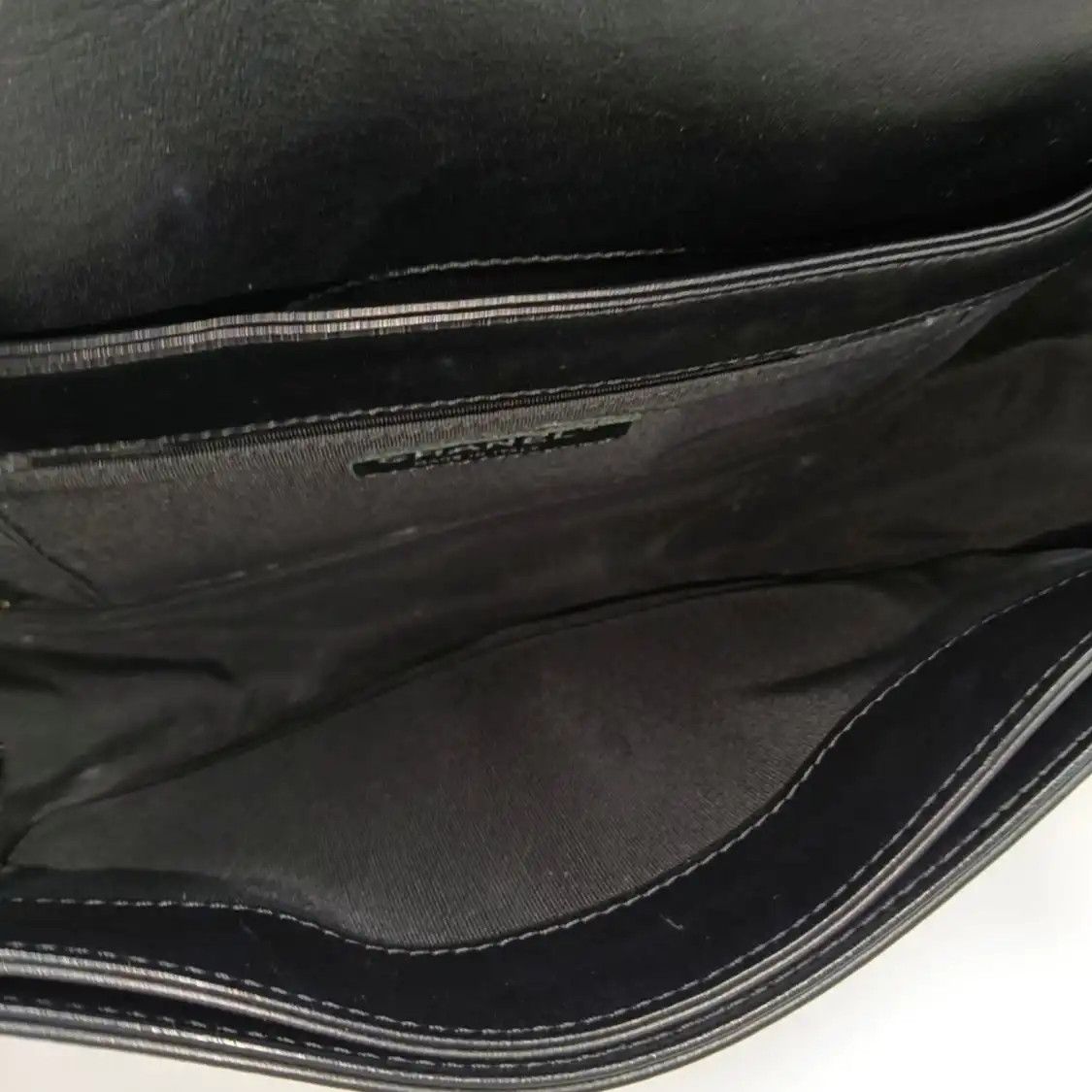 Chanel CHANEL BOY CHANEL Medium black cowhide leather shoulder bag crossbody bag silver Size ONE SIZE - 7 Thumbnail