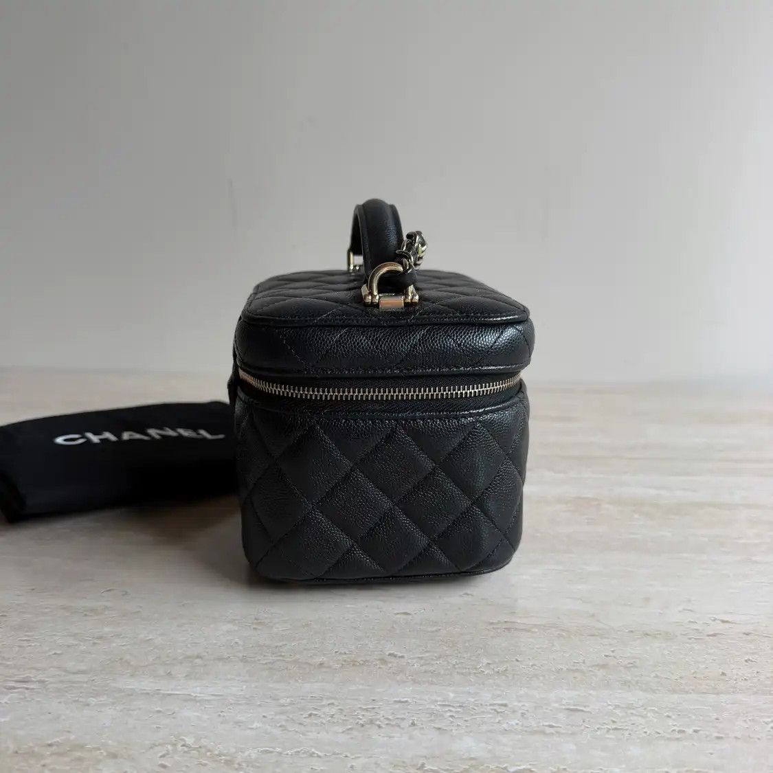 Chanel CHANEL box bag black cowhide leather quilted vanity case shoulder bag silver har Size ONE SIZE - 4 Thumbnail