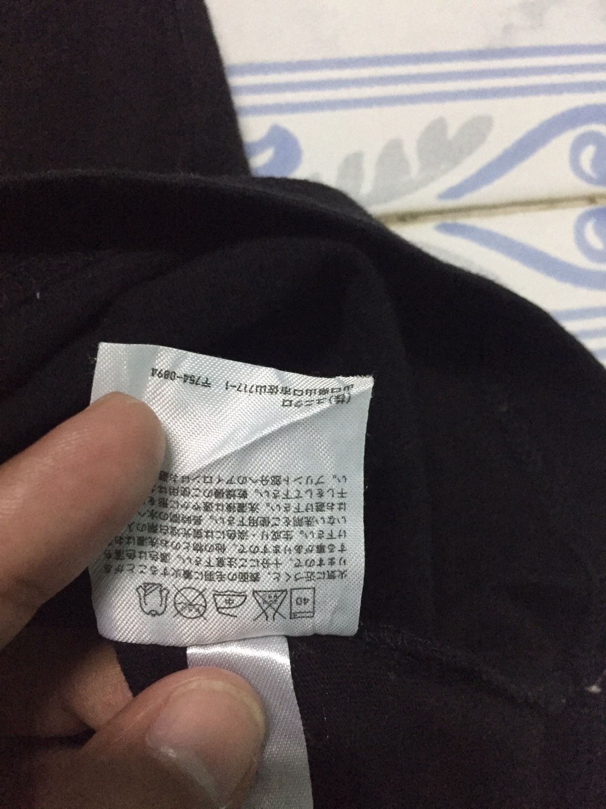 Disney × Uniqlo UT Uniqlo x Disney@Pixar Tshirt (MU) Size US M / EU 48-50 / 2 - 8 Thumbnail