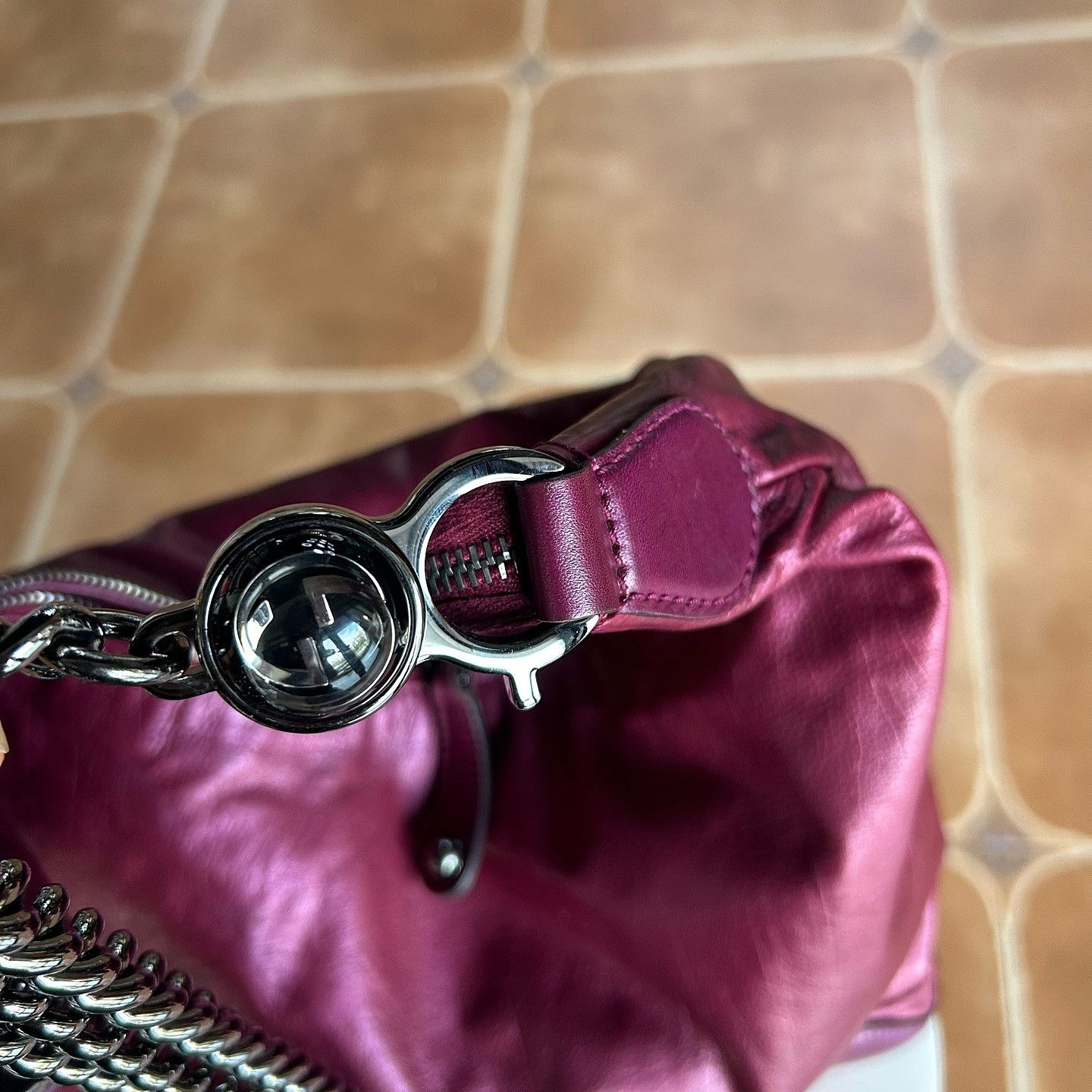 Gucci Gucci Metallic Red Chain Shoulder Bag Size ONE SIZE - 6 Thumbnail