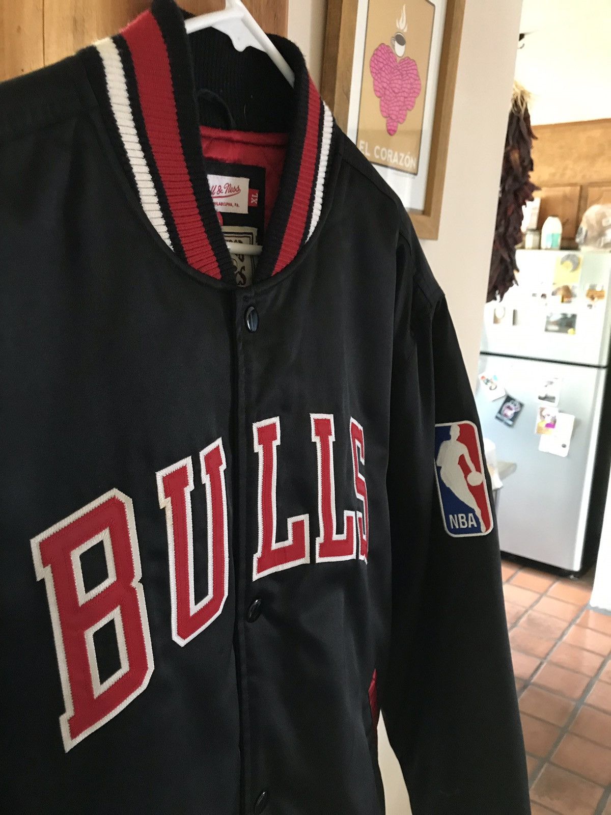 Mitchell & Ness Vintage Satin Chicago Bulls Varsity Jacket - Mitchell & Ness Size US XL / EU 56 / 4 - 2 Preview
