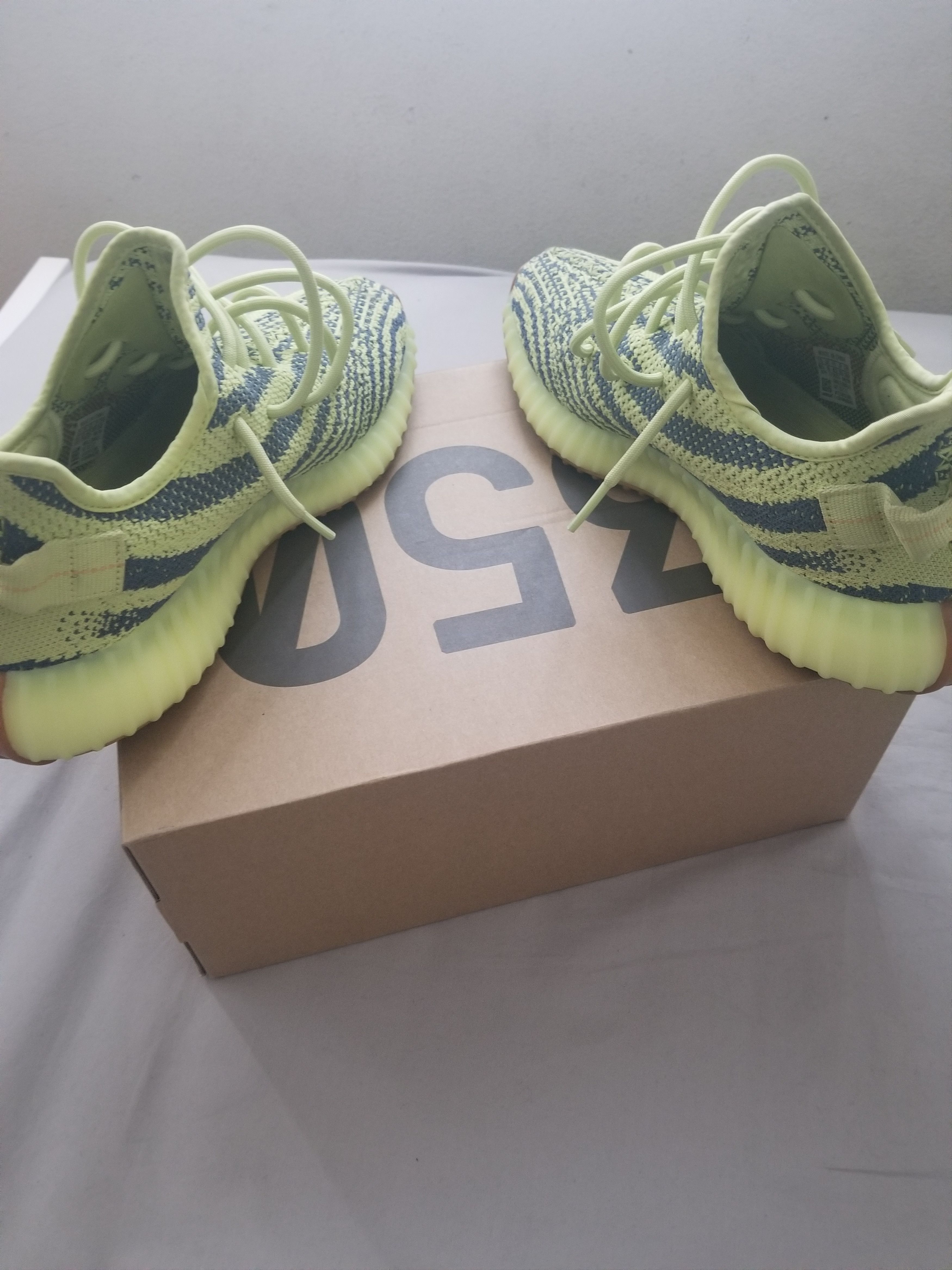 Adidas Yeezy V2 Semi Frozens Size US 8.5 / EU 41-42 - 6 Thumbnail