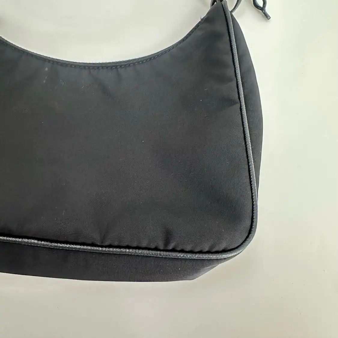 Prada PRADA Re-Edition 2005 black nylon logo crossbody bag silver hardware Size ONE SIZE - 12 Thumbnail