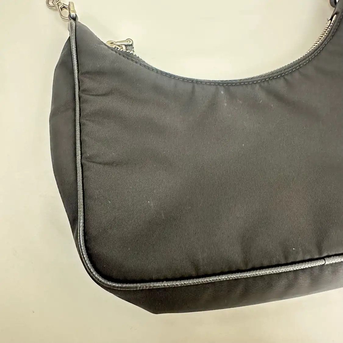 Prada PRADA Re-Edition 2005 black nylon logo crossbody bag silver hardware Size ONE SIZE - 11 Thumbnail