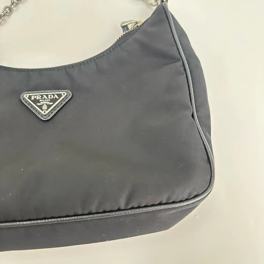 Prada PRADA Re-Edition 2005 black nylon logo crossbody bag silver hardware Size ONE SIZE - 10 Thumbnail