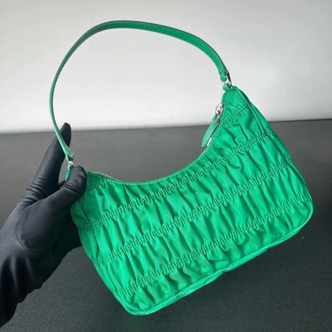 Prada PRADA Re-Edition 2005 mini green nylon logo quilted shoulder bag hardware Size ONE SIZE - 2 Thumbnail