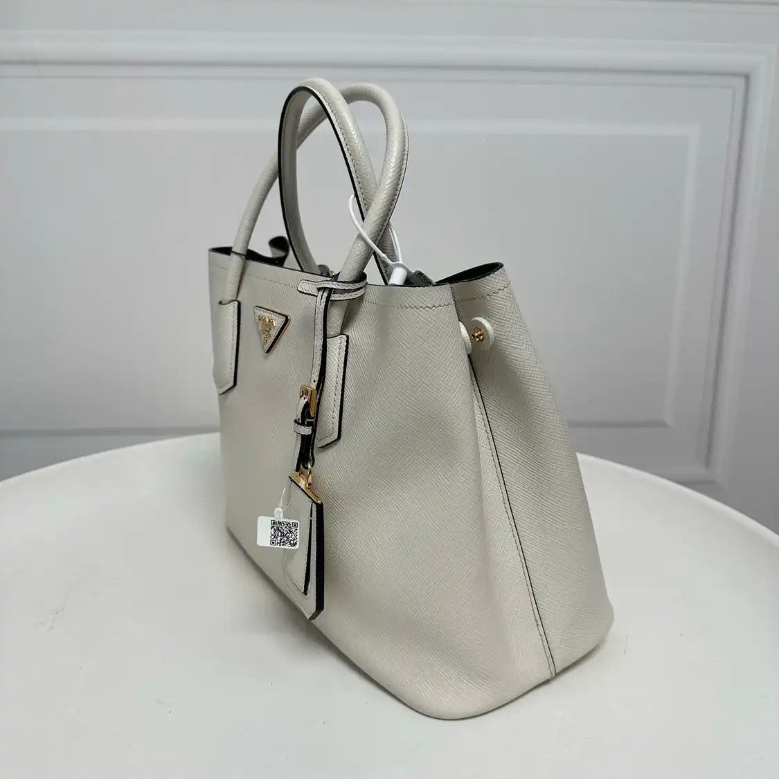 Prada PRADA Double Medium white cowhide leather logo cross pattern shoulder bag Size ONE SIZE - 9 Thumbnail