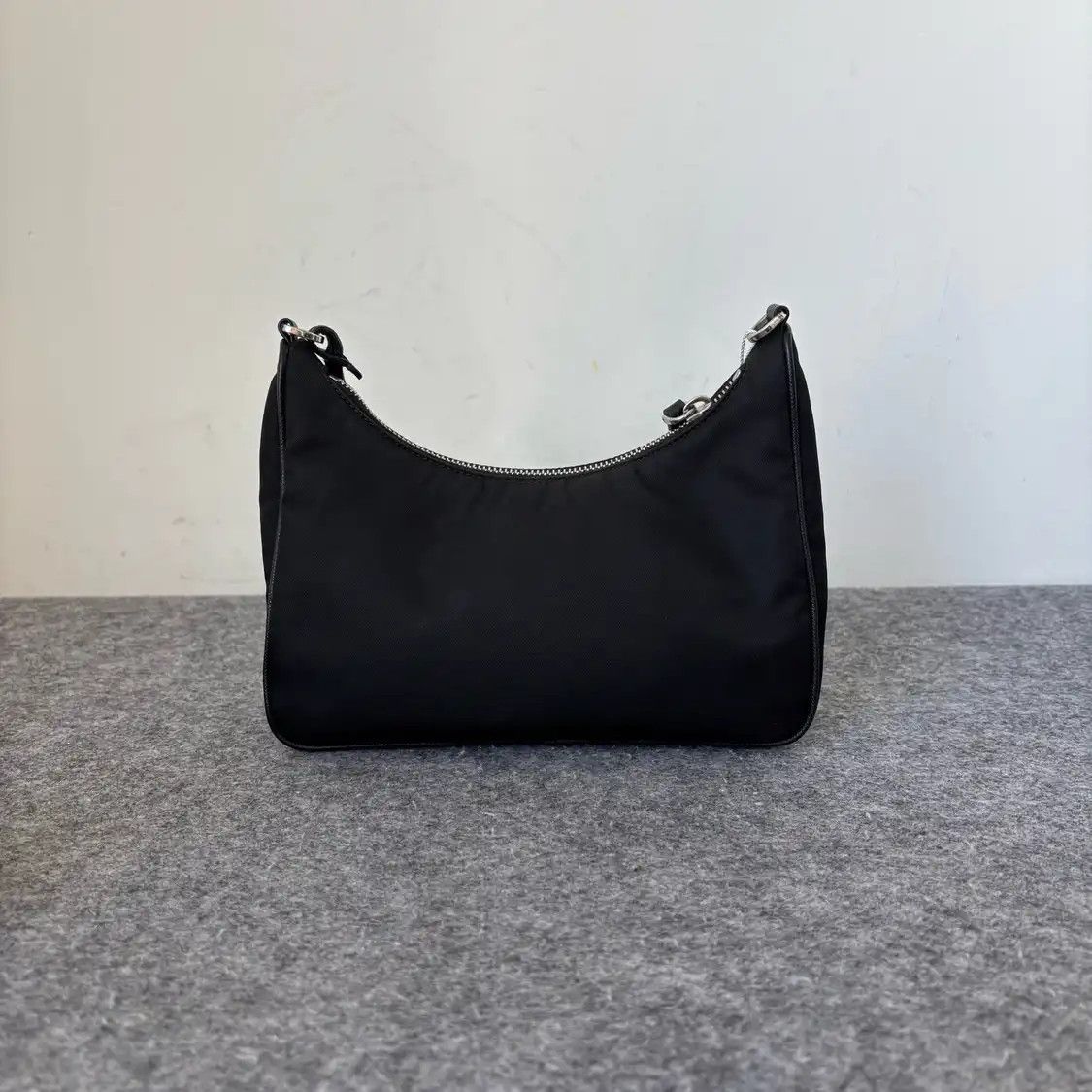 Prada PRADA Re-Edition 2005 mini black nylon logo crossbody bag silver hardware Size ONE SIZE - 2 Thumbnail