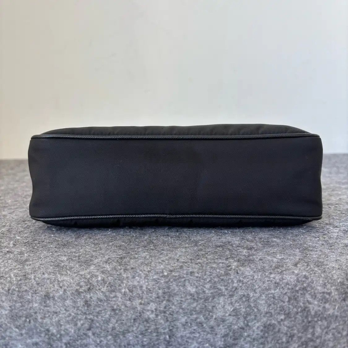 Prada PRADA Re-Edition 2005 mini black nylon logo crossbody bag silver hardware Size ONE SIZE - 6 Thumbnail