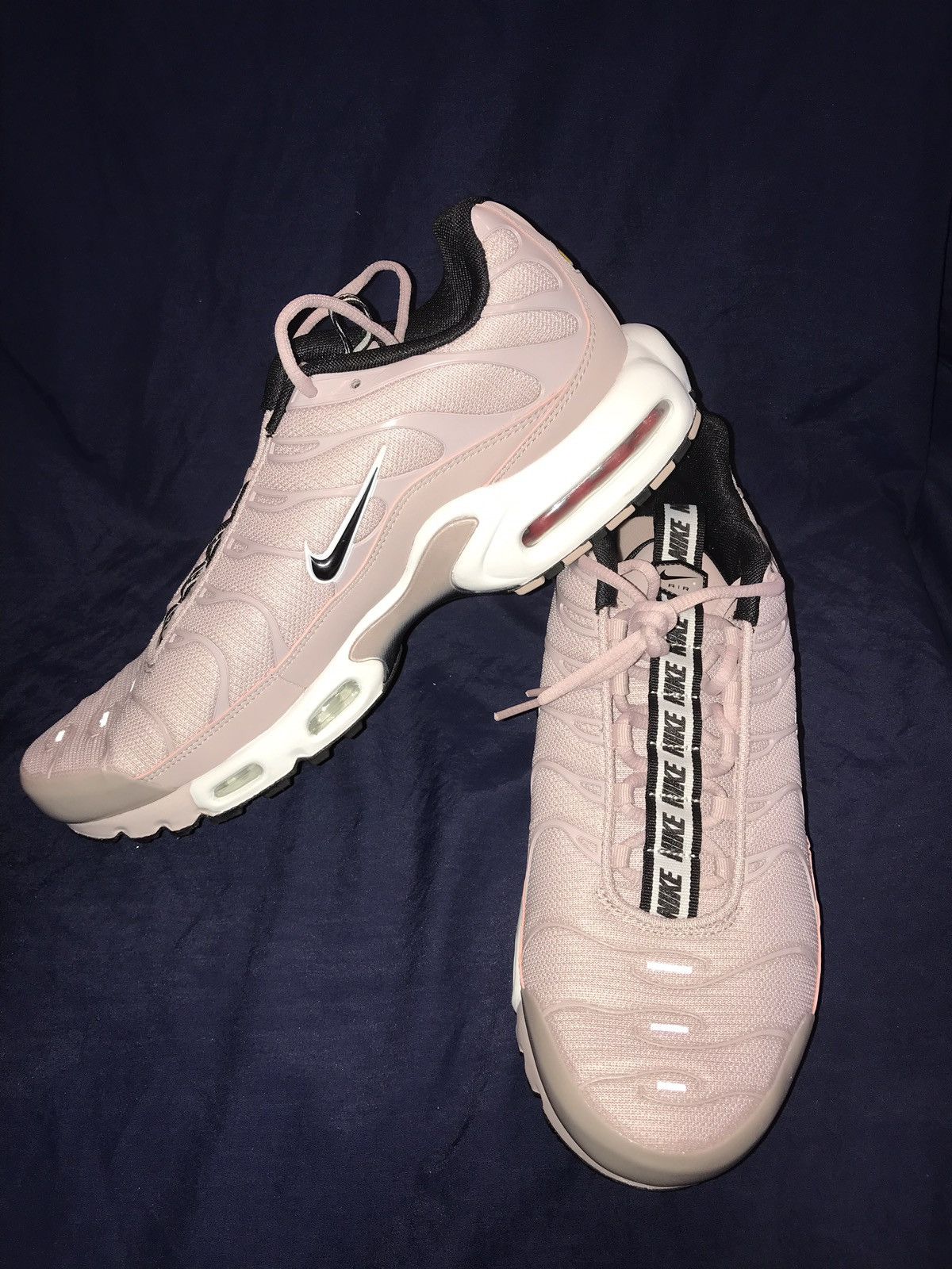 Nike tuned 1 se taped clearance