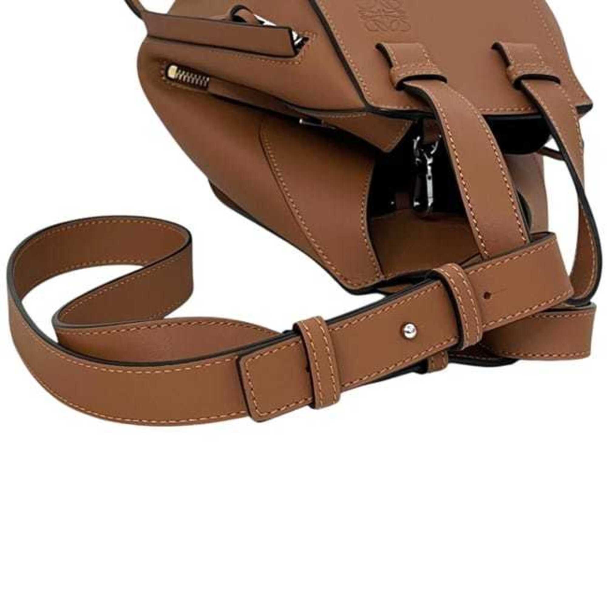 Loewe Loewe 2-way bag, Hammock compact shoulder Anagram, A538H13X10, LOEWE smooth leather, tan, BRONCEAD brown, women's. Size ONE SIZE - 9 Thumbnail
