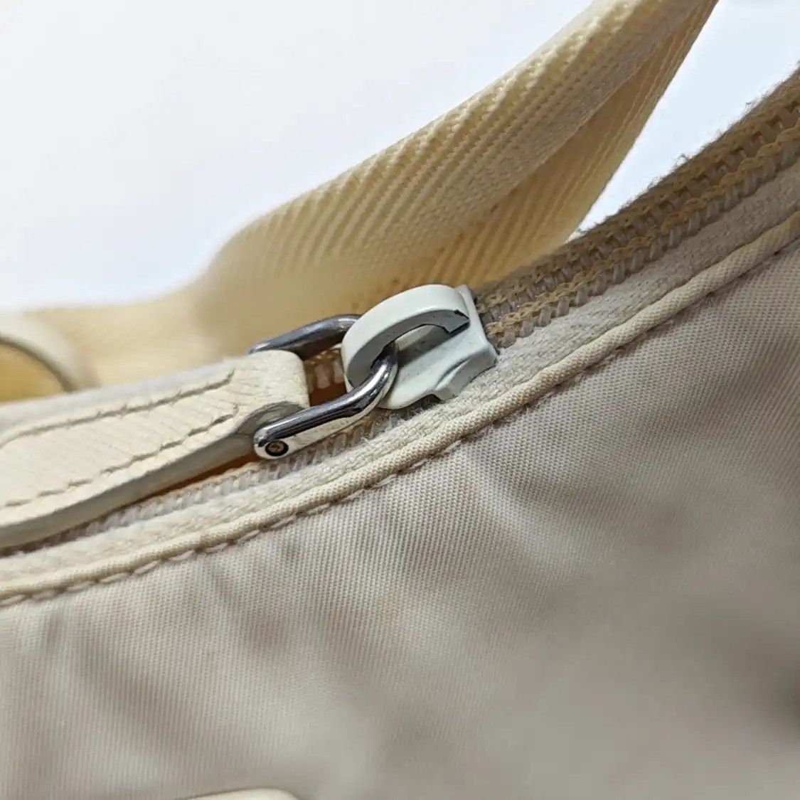 Prada PRADA Re-Edition white fabric logo handbag shoulder bag crossbody bag silver har Size ONE SIZE - 16 Thumbnail