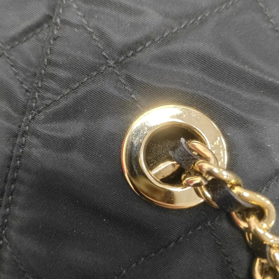 Prada PRADA black nylon logo quilted parachute bag shoulder bag crossbody gold hardwar Size ONE SIZE - 12 Thumbnail