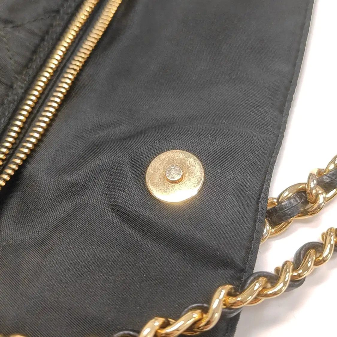 Prada PRADA black nylon logo quilted parachute bag shoulder bag crossbody gold hardwar Size ONE SIZE - 10 Thumbnail
