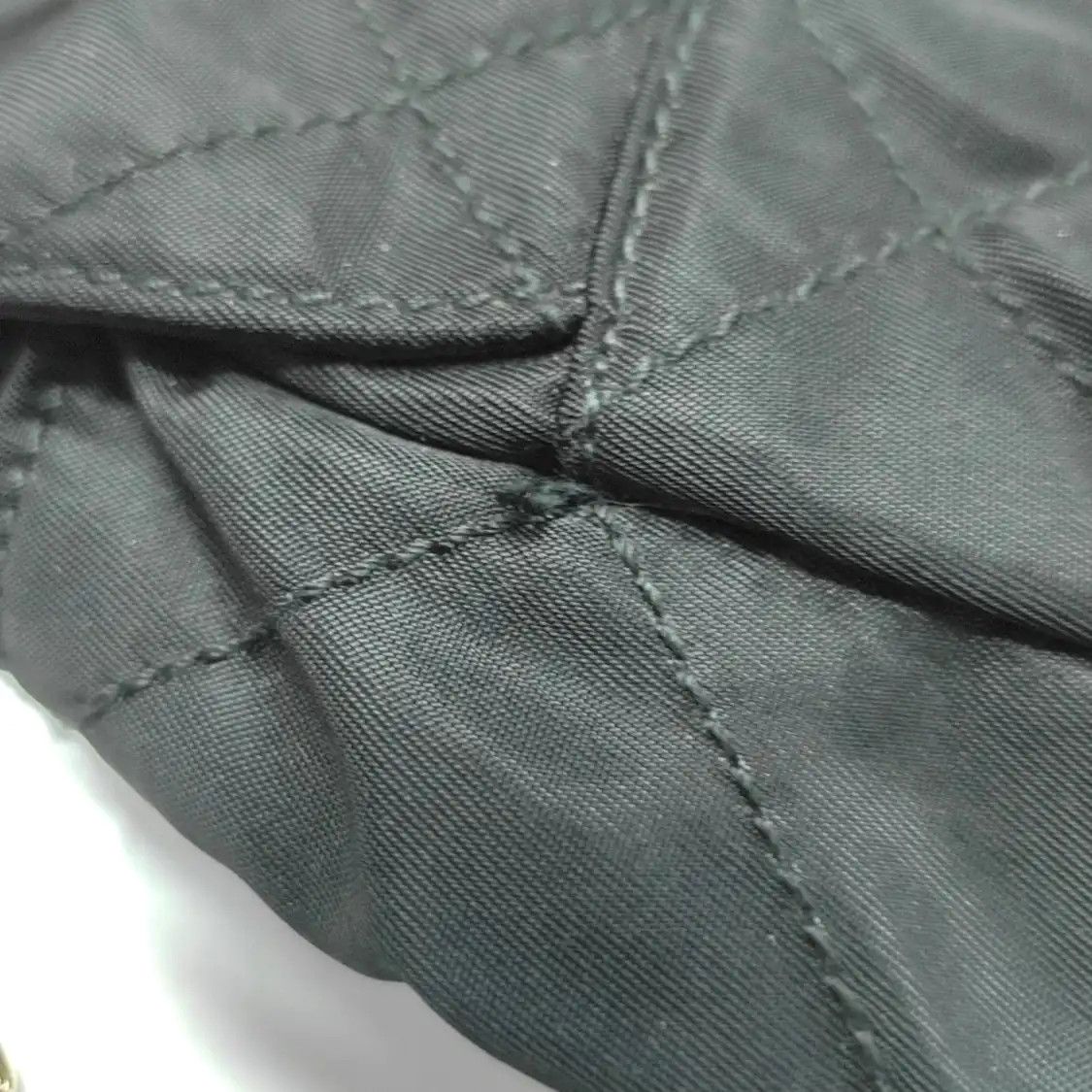 Prada PRADA black nylon logo quilted parachute bag shoulder bag crossbody gold hardwar Size ONE SIZE - 11 Thumbnail