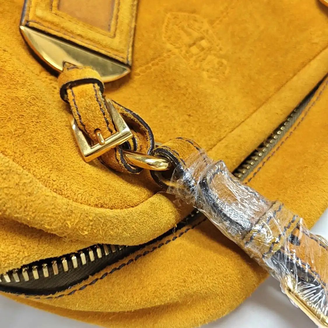 Prada PRADA yellow suede handbag gold hardware 2 striped detachable strap Size ONE SIZE - 11 Thumbnail