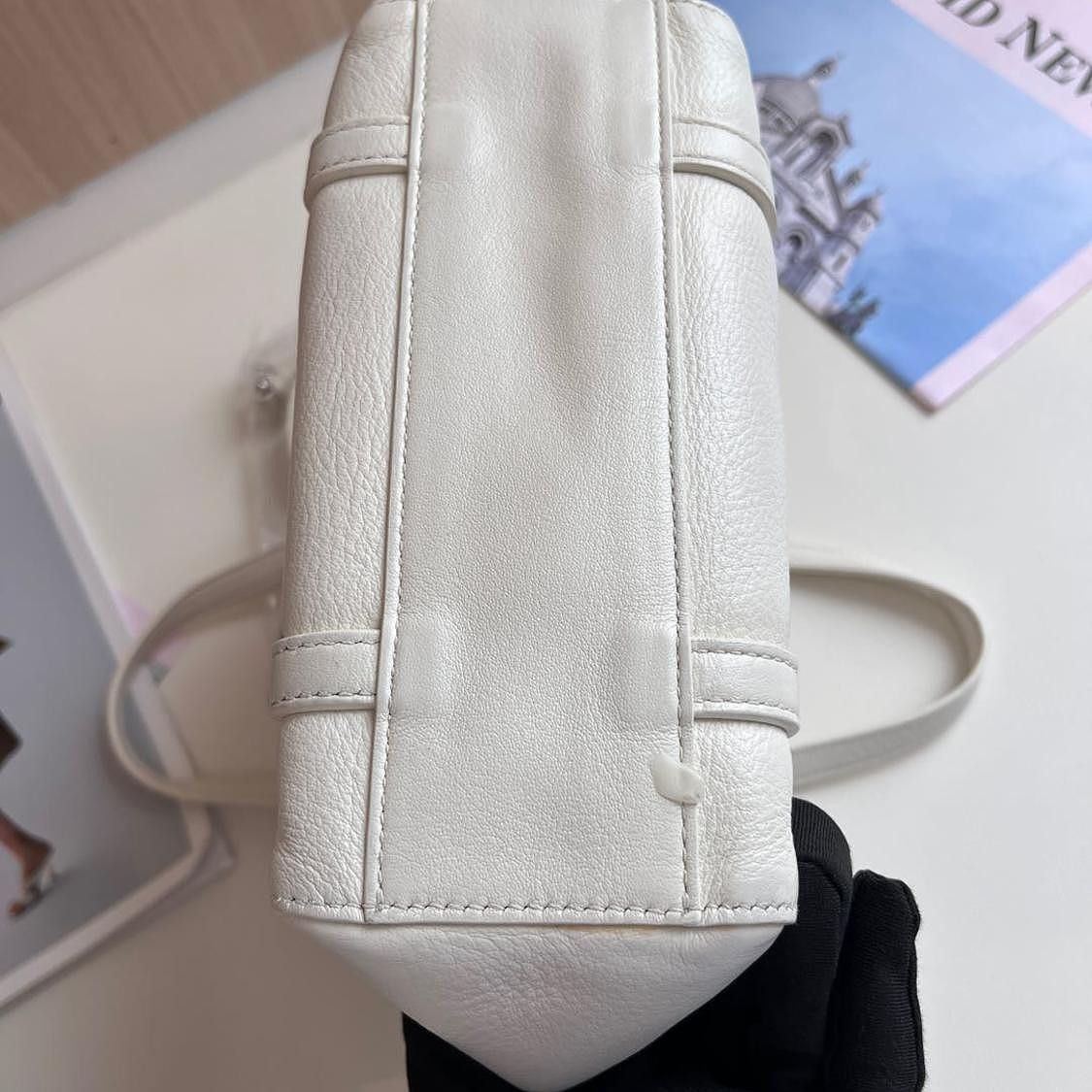 Balenciaga Balenciaga Everyday Logo Leather Tote Bag Size ONE SIZE - 6 Thumbnail