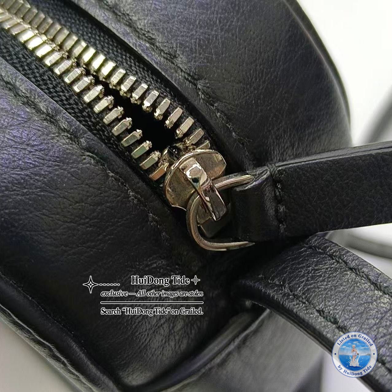 Balenciaga Balenciaga Logo Leather Camera Bag Size ONE SIZE - 9 Thumbnail