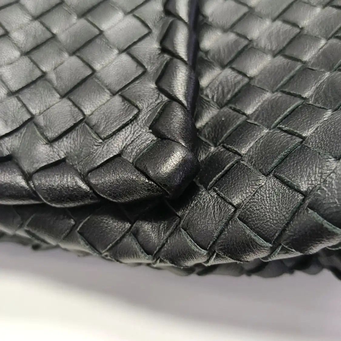 Bottega Veneta BOTTEGA VENETA Olimpia Large black sheepskin woven shoulder bag gold hardware Size ONE SIZE - 9 Thumbnail