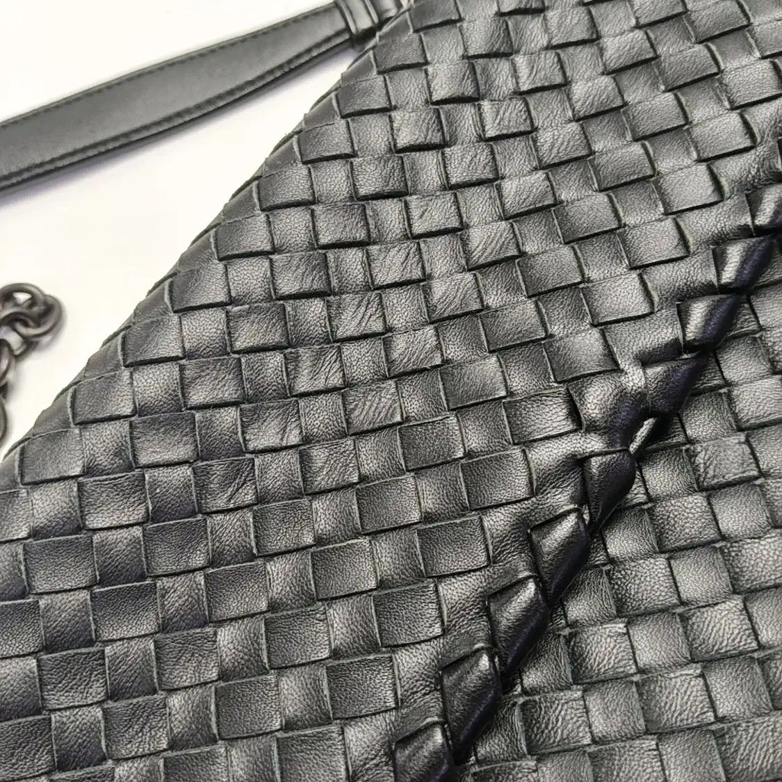 Bottega Veneta BOTTEGA VENETA Olimpia Large black sheepskin woven shoulder bag gold hardware Size ONE SIZE - 12 Thumbnail