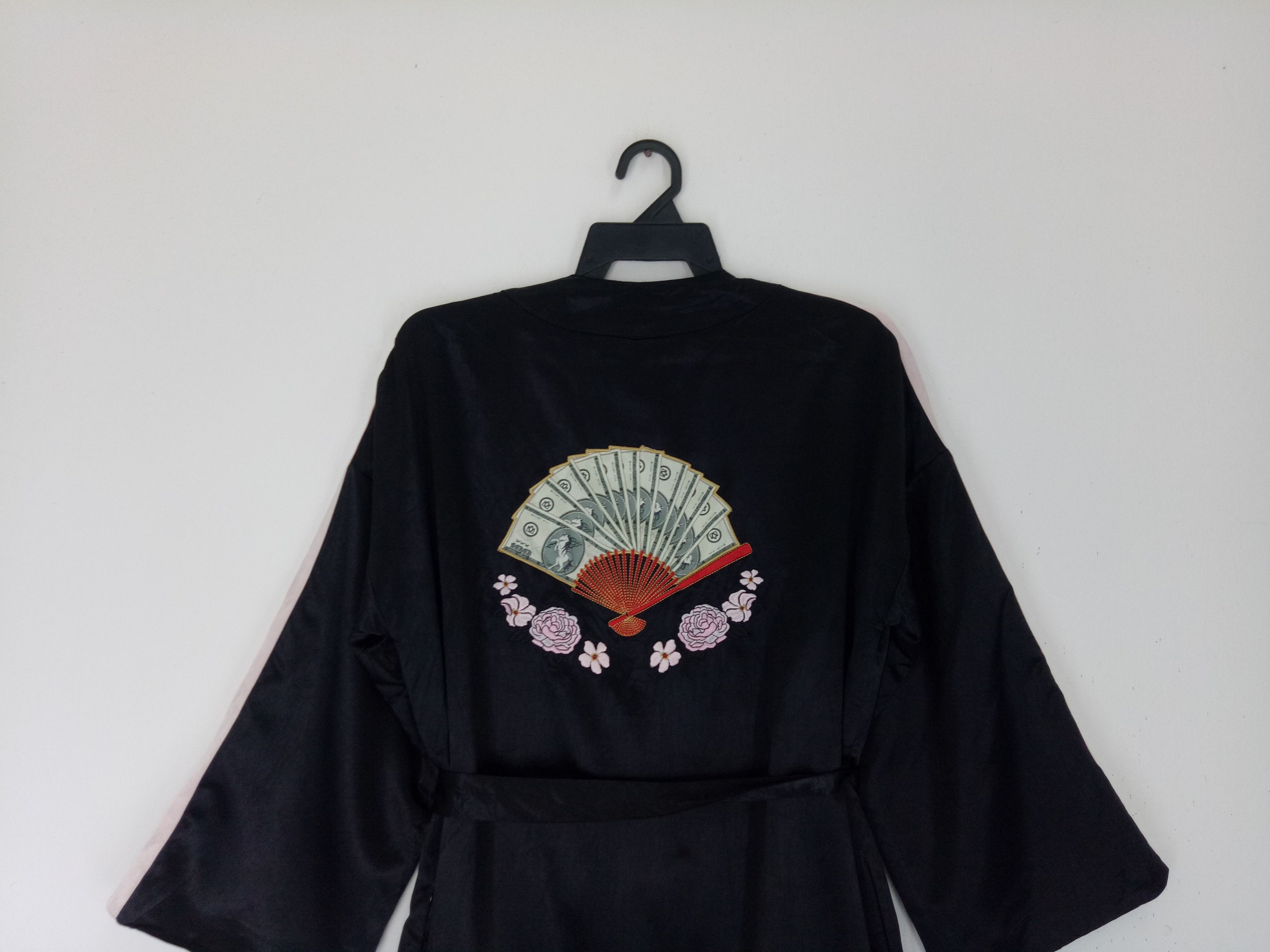Kimono nicki minaj h&m sale