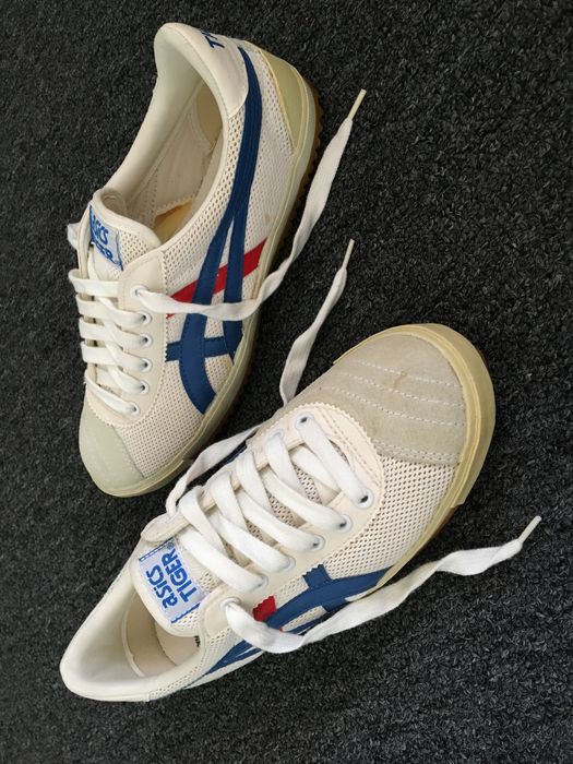 Vintage asics tiger store volleyball shoes